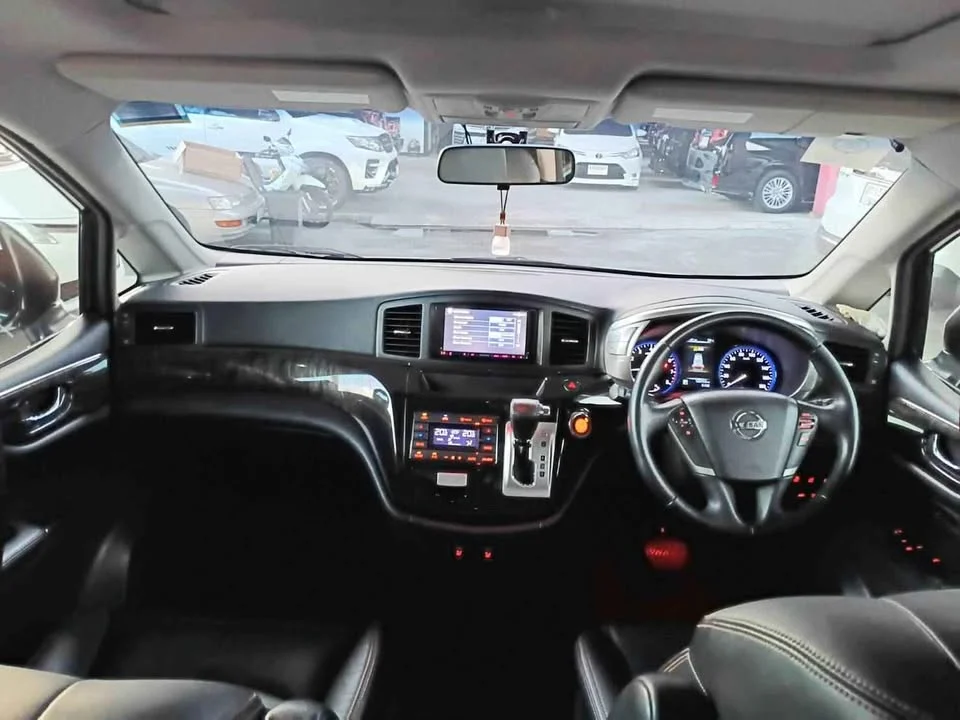 2014 Nissan Elgrand III (E52) 2