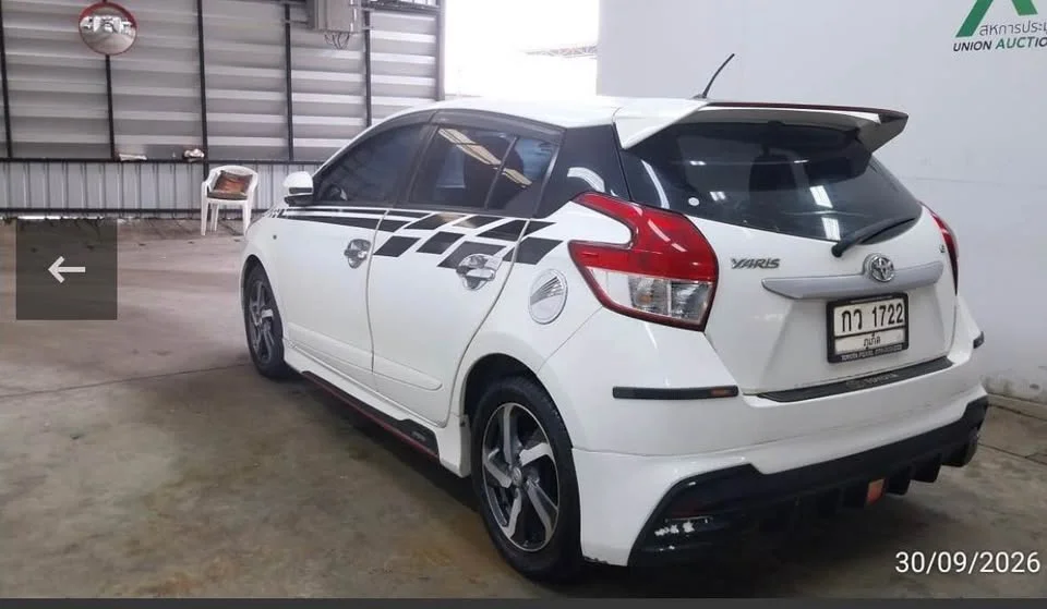 2015 Toyota Yaris III 2