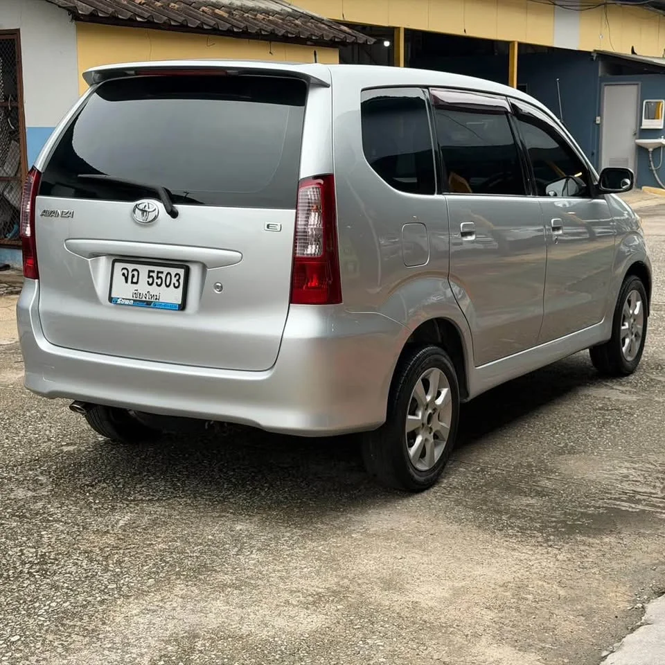 2004 Toyota Avanza I 3