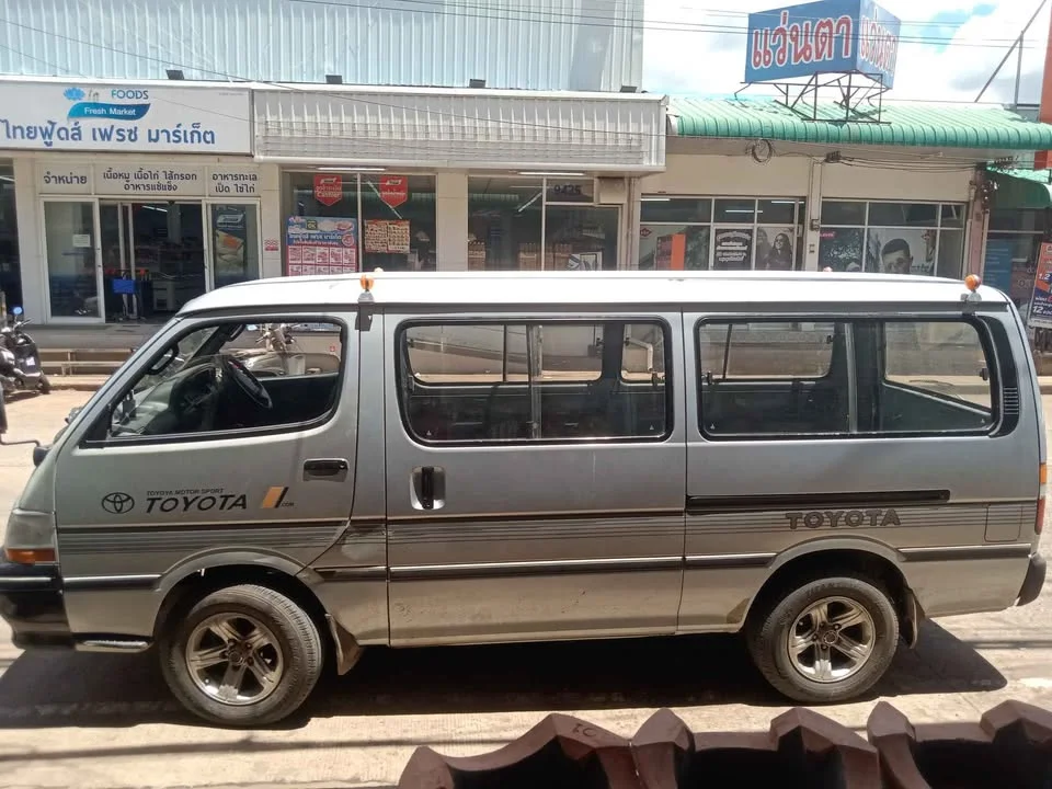 Toyota Commuter IV (H100) 3