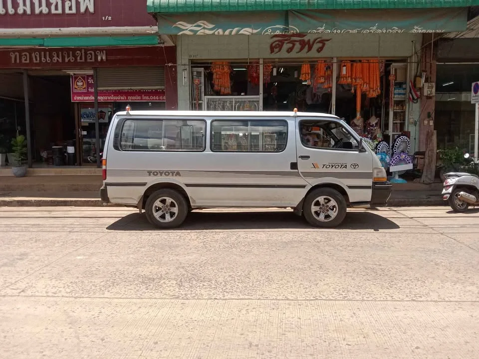 Toyota Commuter IV (H100) 2