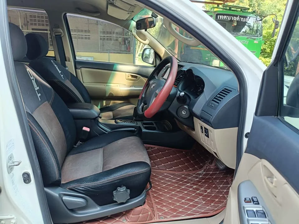 2013 Toyota Hilux VII 2