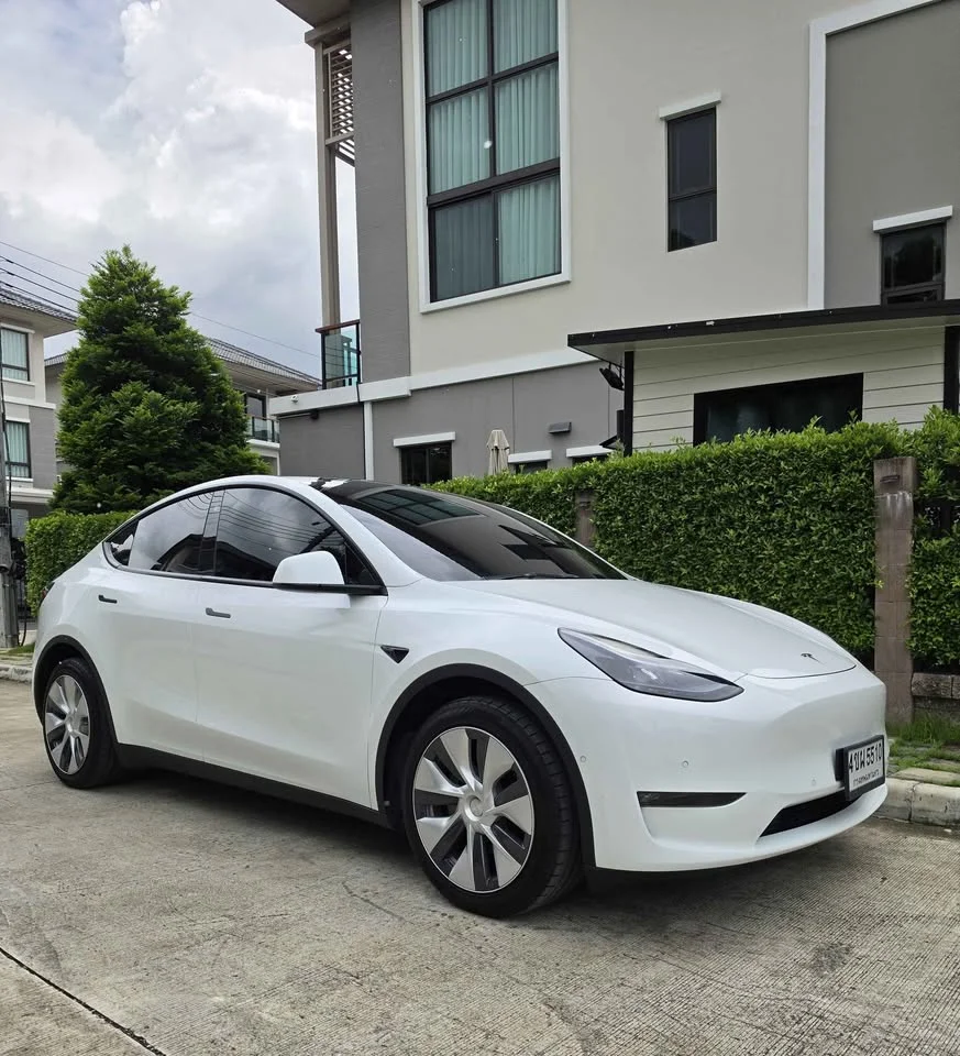 2023 Tesla Model Y 3