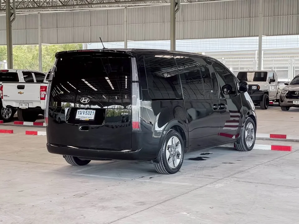 2023 Hyundai Staria US4 2