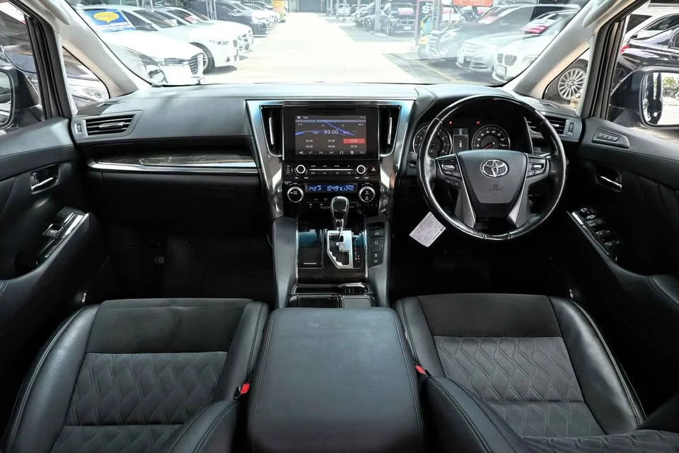 2017 Toyota Alphard, Vellfire III (AH30) 3