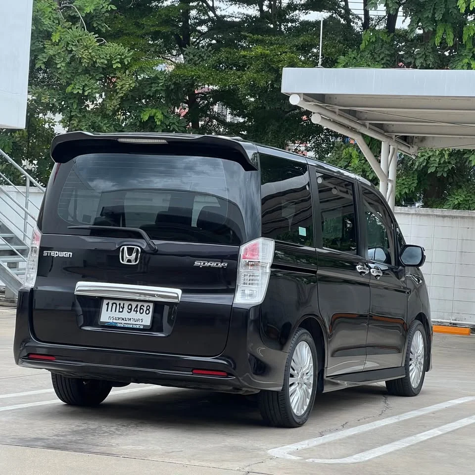 2013 Honda Stepwgn IV 3