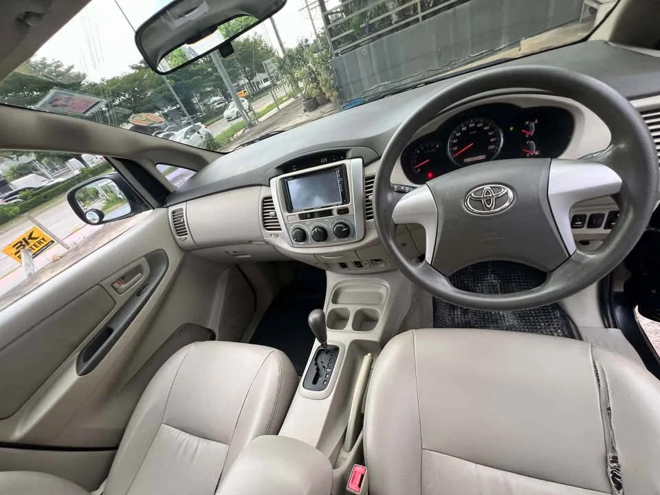 2012 Toyota Innova I 3