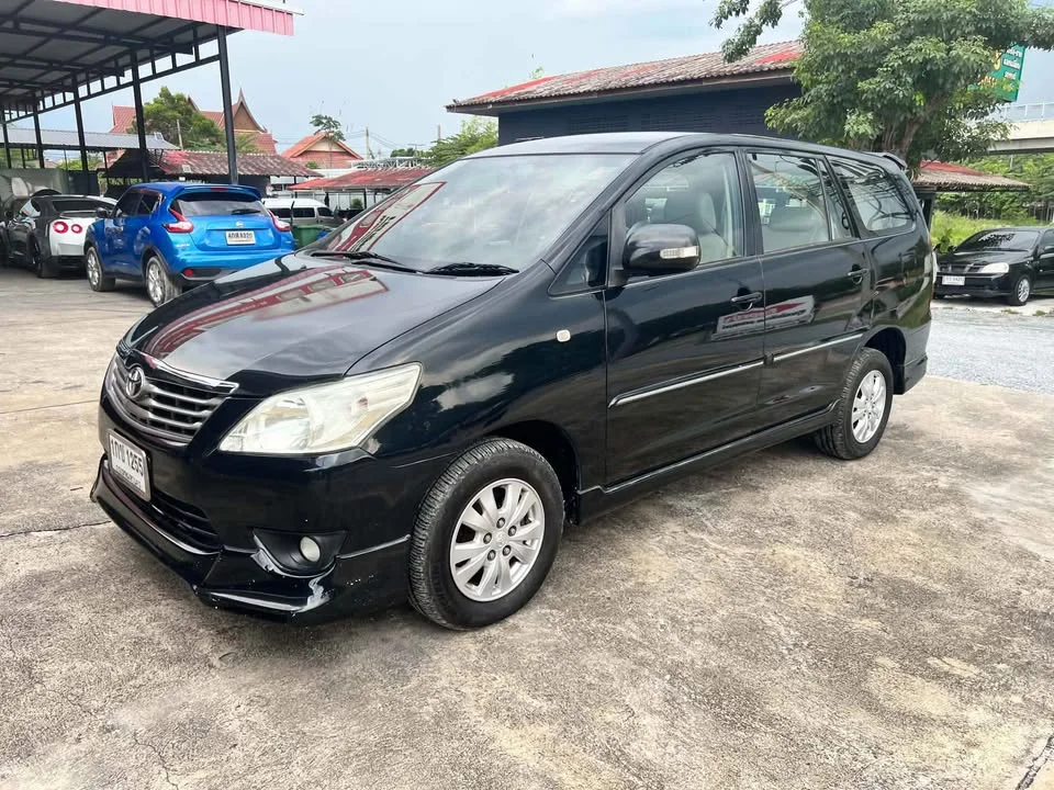 2012 Toyota Innova I 2