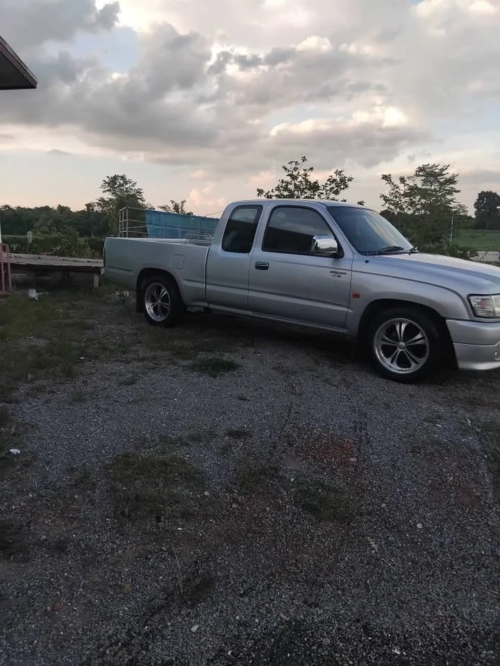 2003 Toyota Hilux Tiger VI 2