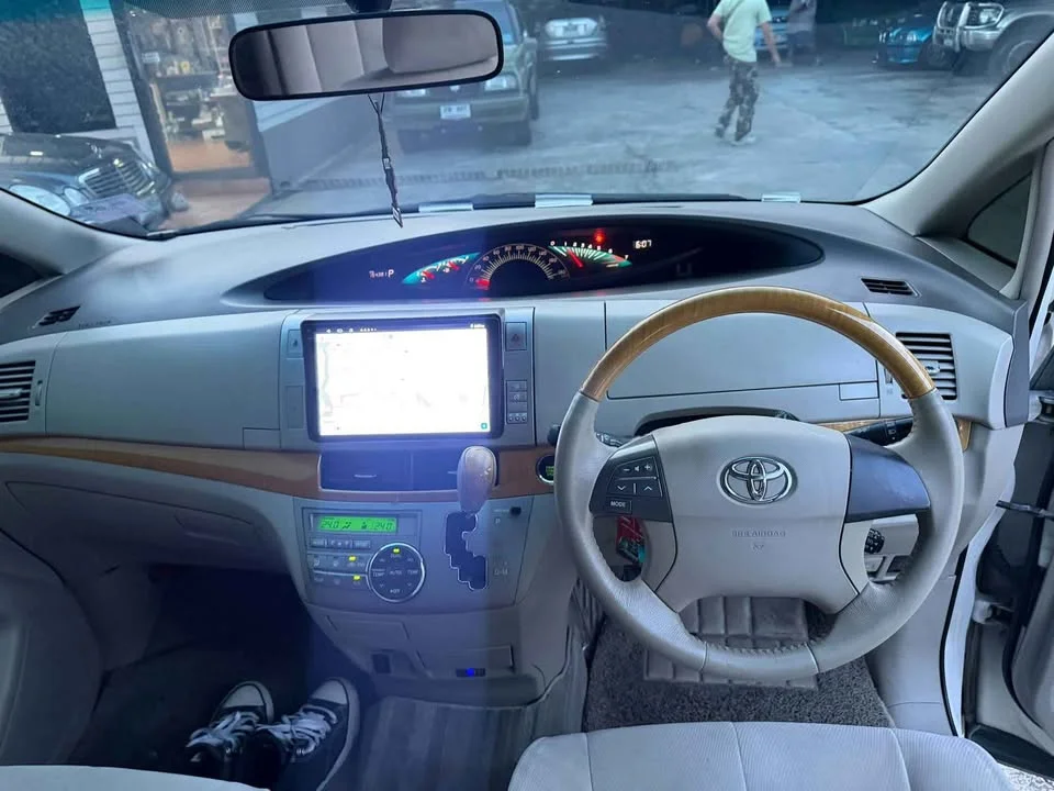 2013 Toyota Estima III 3