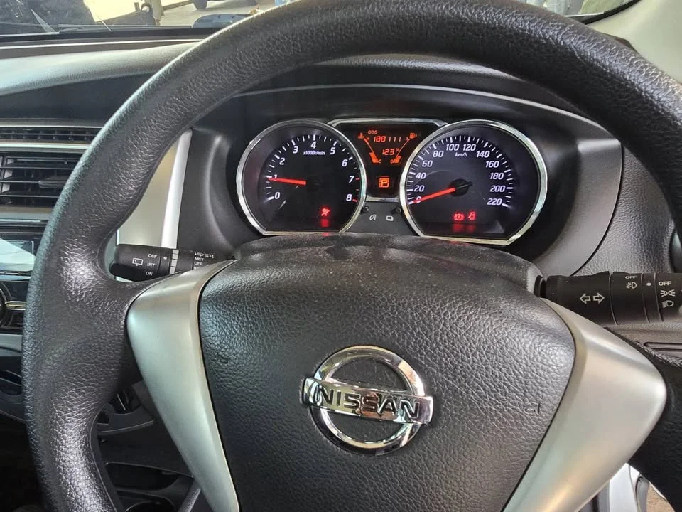 2014 Nissan Livinia I 2