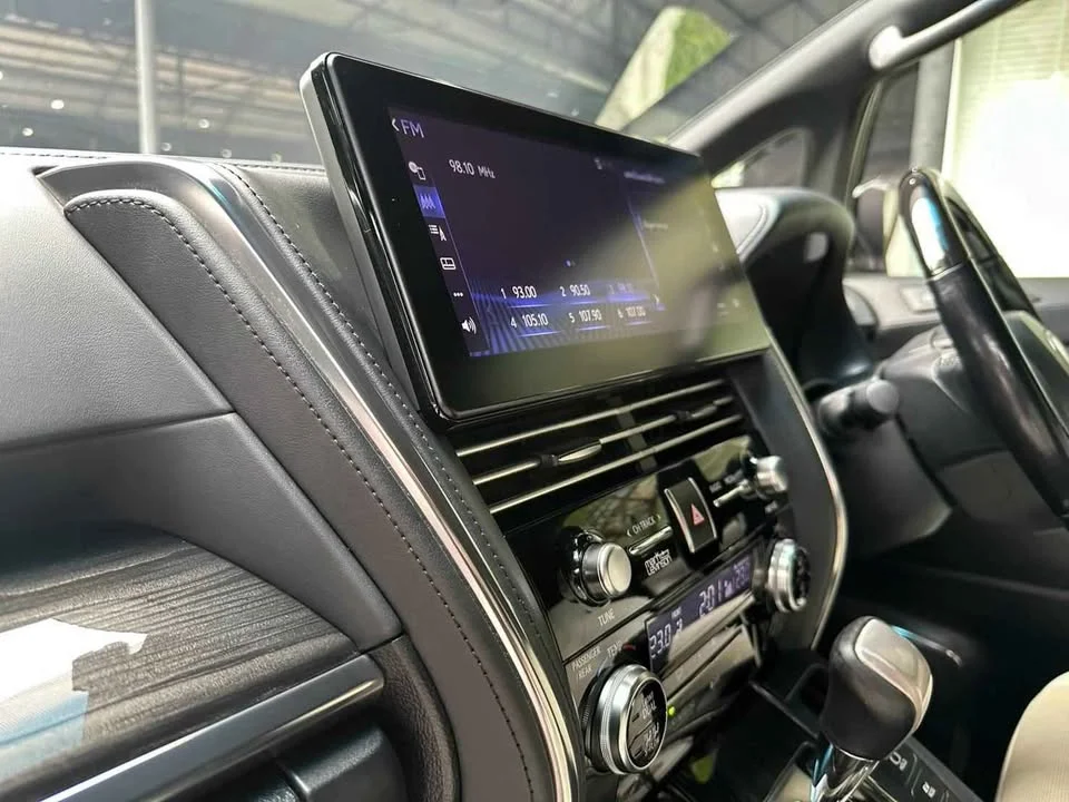 2021 Lexus LM I 2
