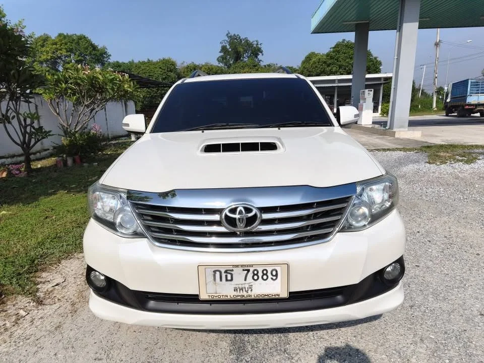 2013 Toyota Fortuner I 3