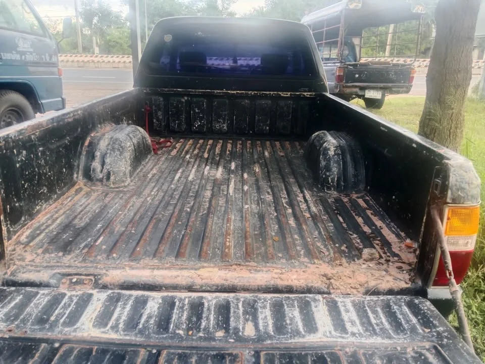 1994 Mitsubishi Triton II 3