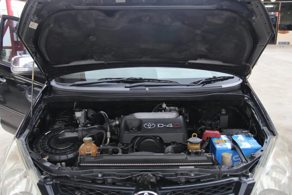 2005 Toyota Innova I 3
