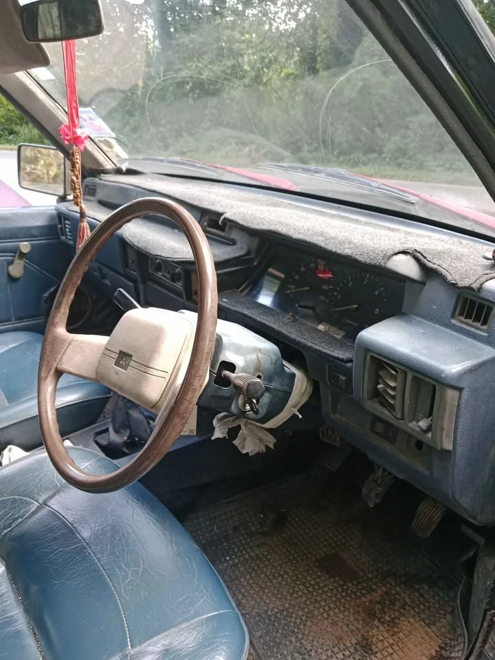 1994 Mitsubishi Triton II 2