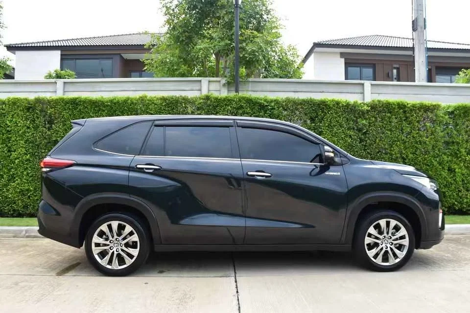 2025 Toyota Innova III 3