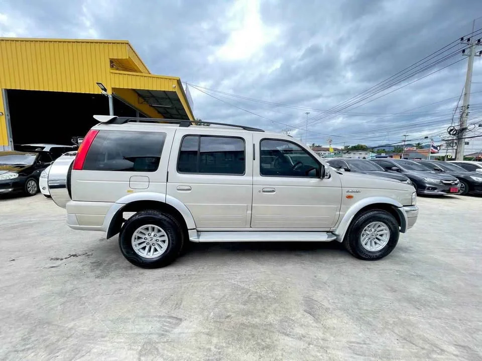 2005 Ford Everest I 3