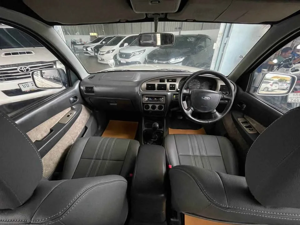 2005 Ford Everest I 2