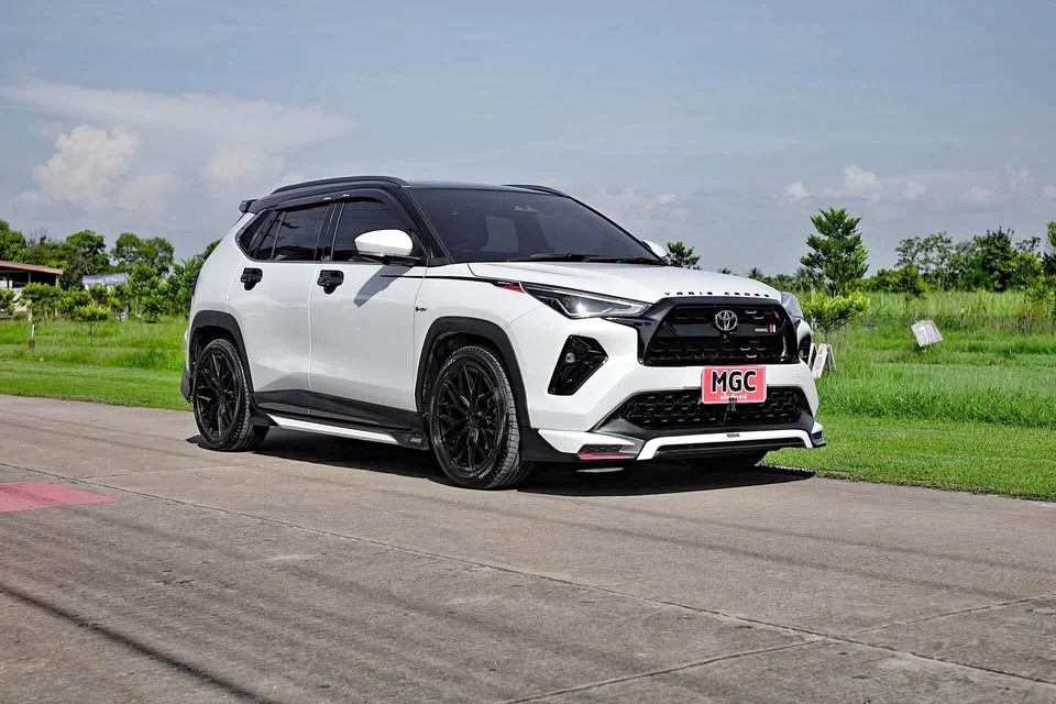 2025 Toyota Yaris Cross AC200 3