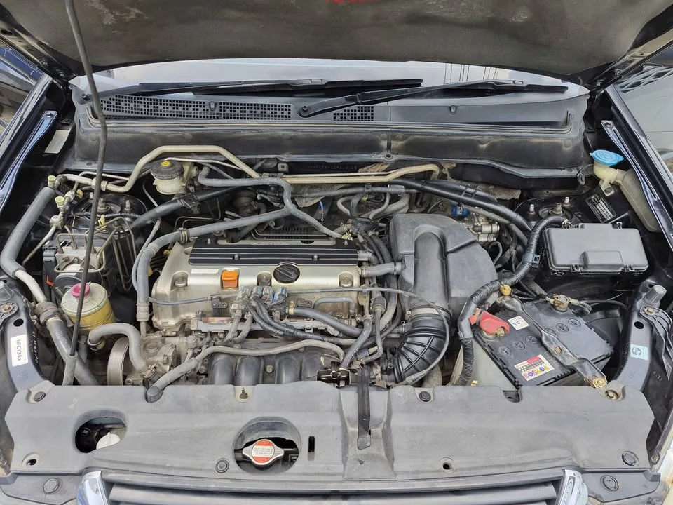 2004 Honda CR-V II 2