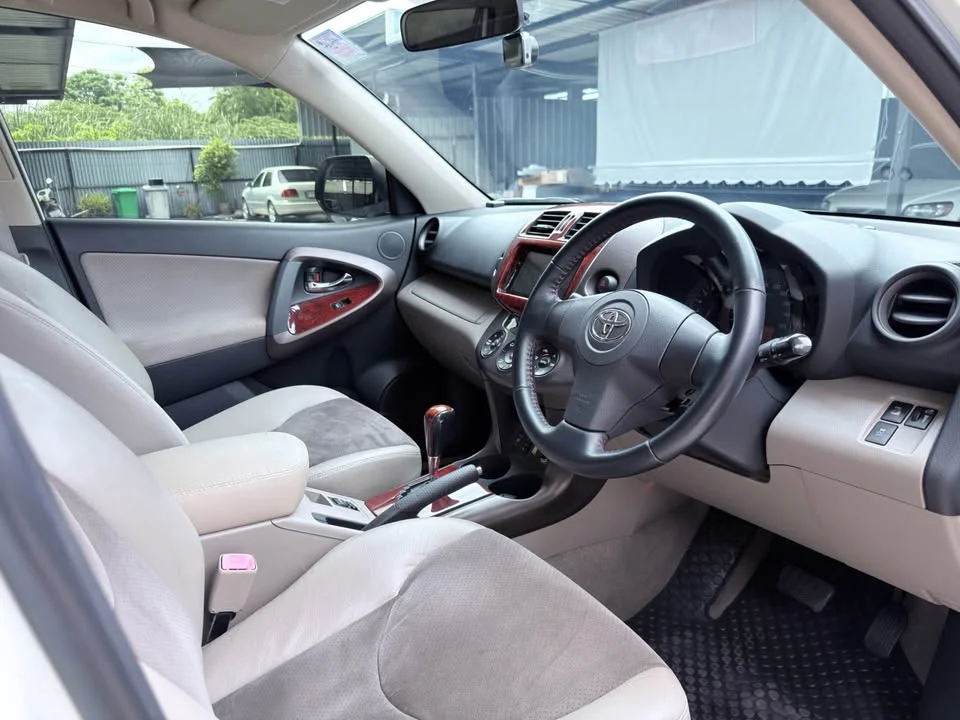 2010 Toyota RAV4 III 3