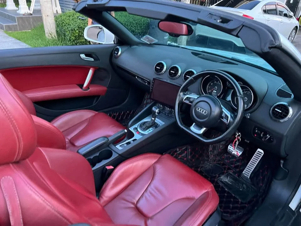2011 Audi TT Mk2 2