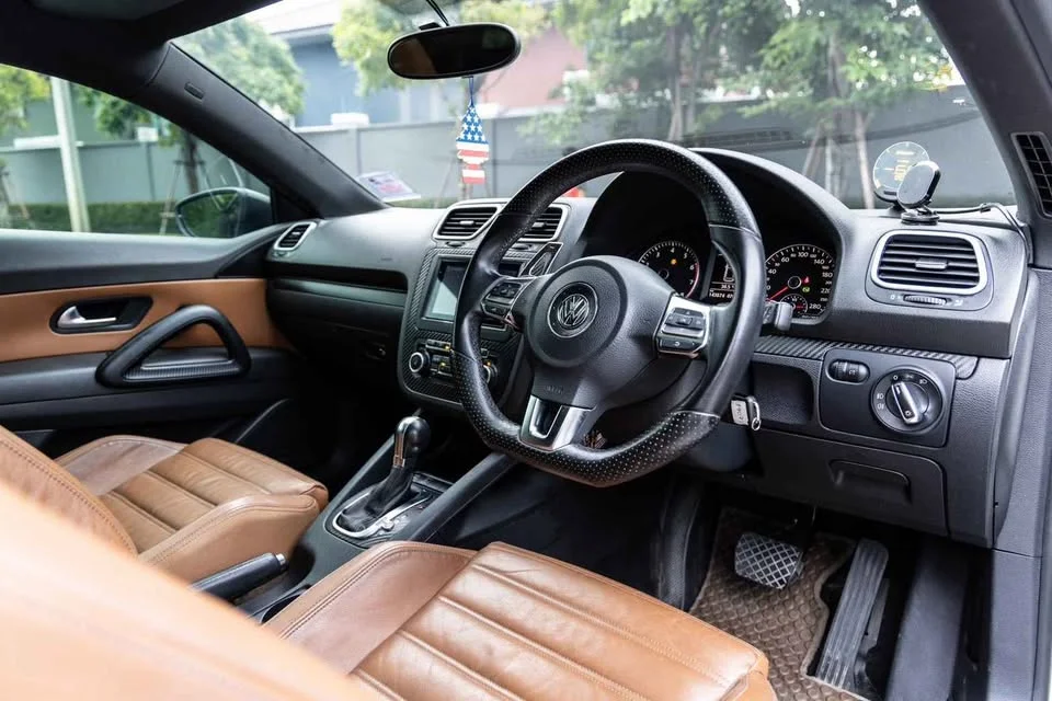2011 Volkswagen Scirocco III 2