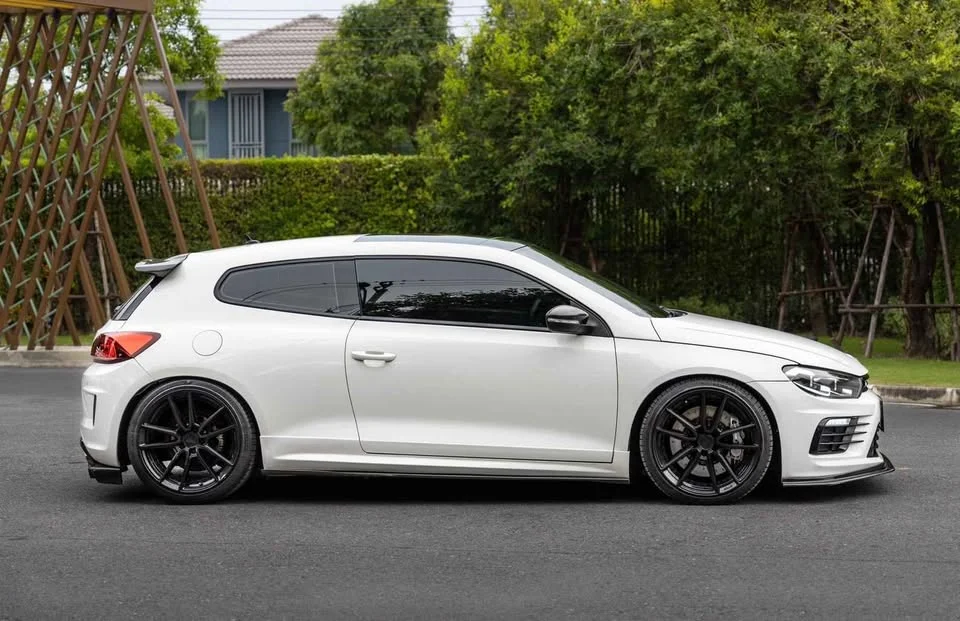 2011 Volkswagen Scirocco III 3