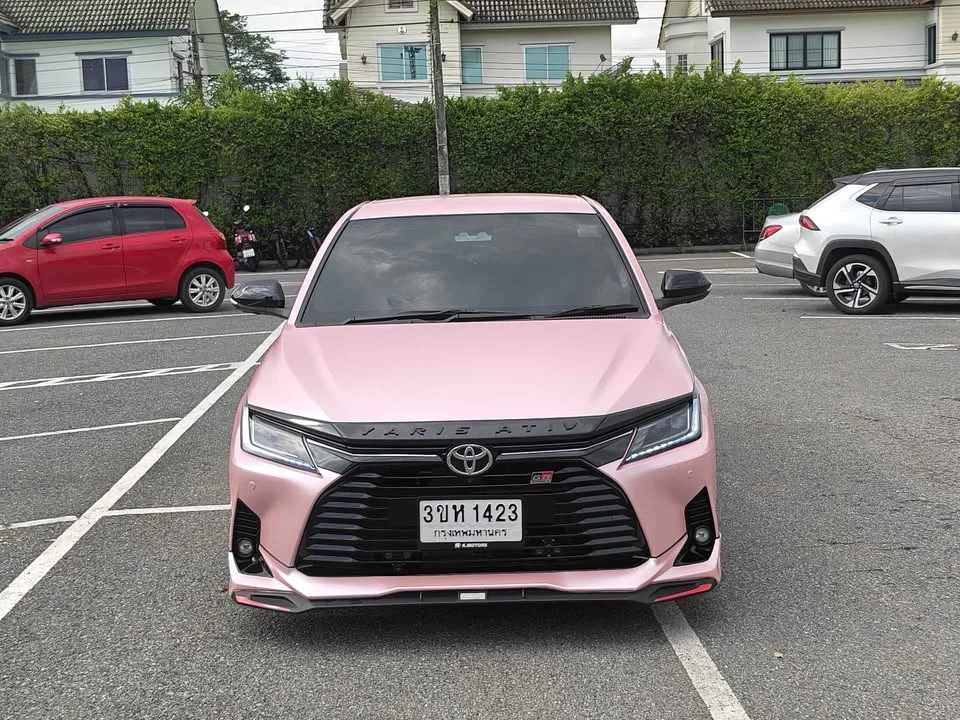 2023 Toyota Yaris ATIV IV 3