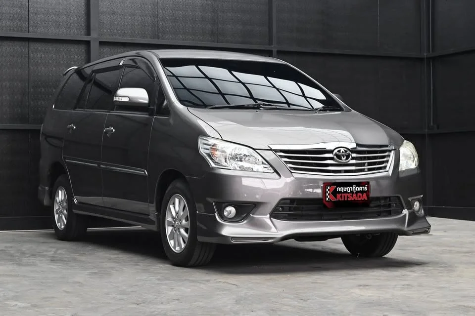 2013 Toyota Innova I 3
