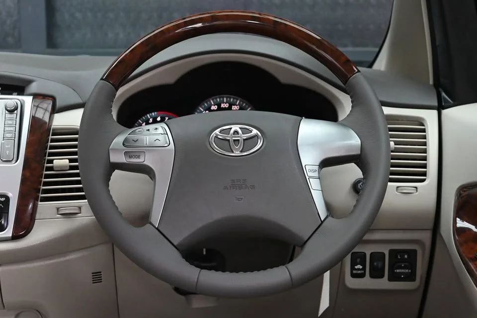 2013 Toyota Innova I 2