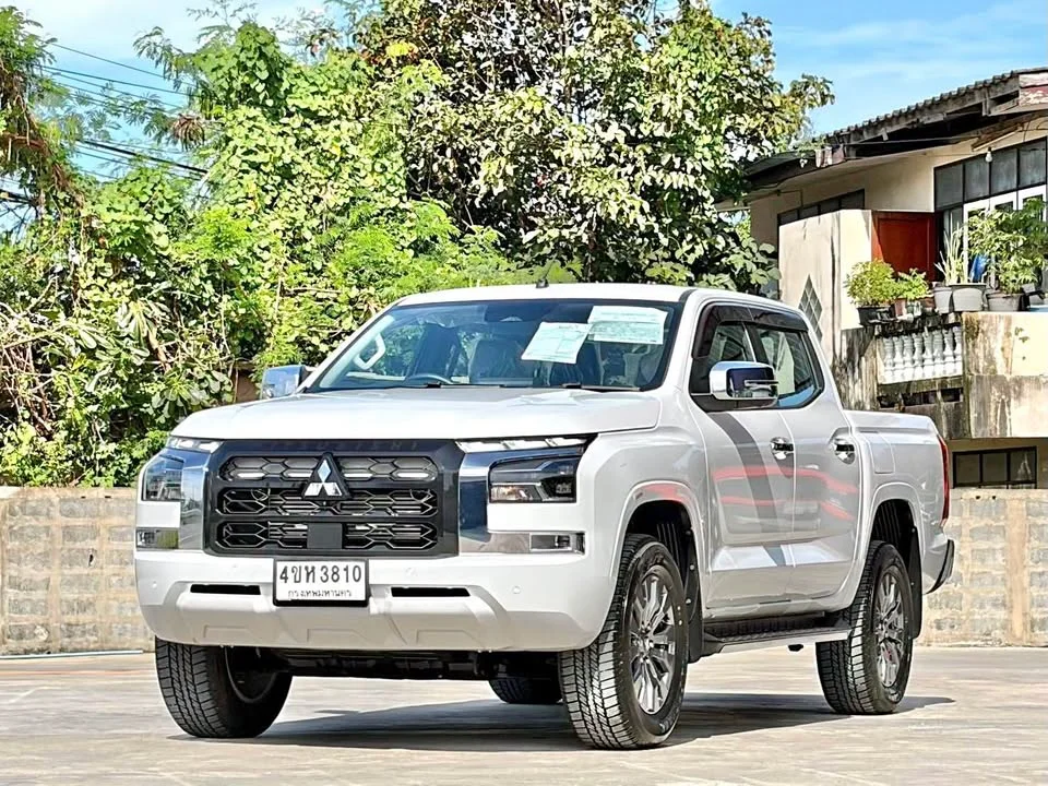 2023 Mitsubishi Triton VI 3