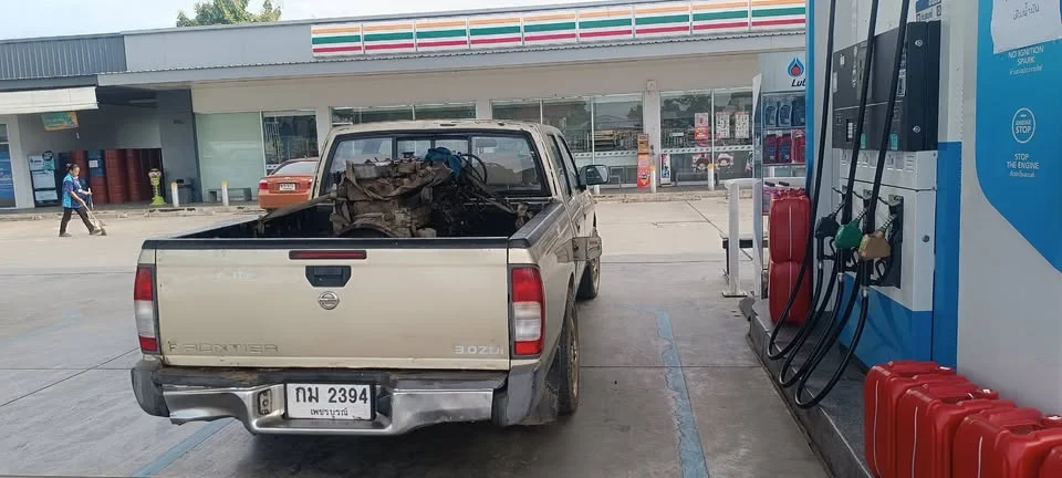 2002 Nissan Frontier I 2