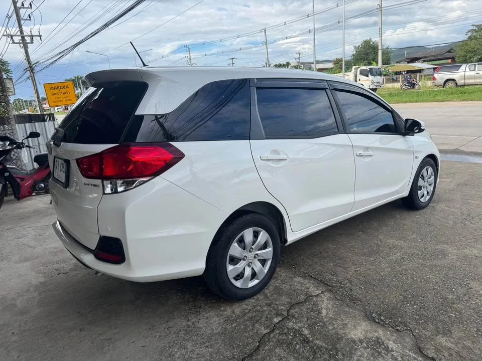 2015 Honda Mobilio II 2