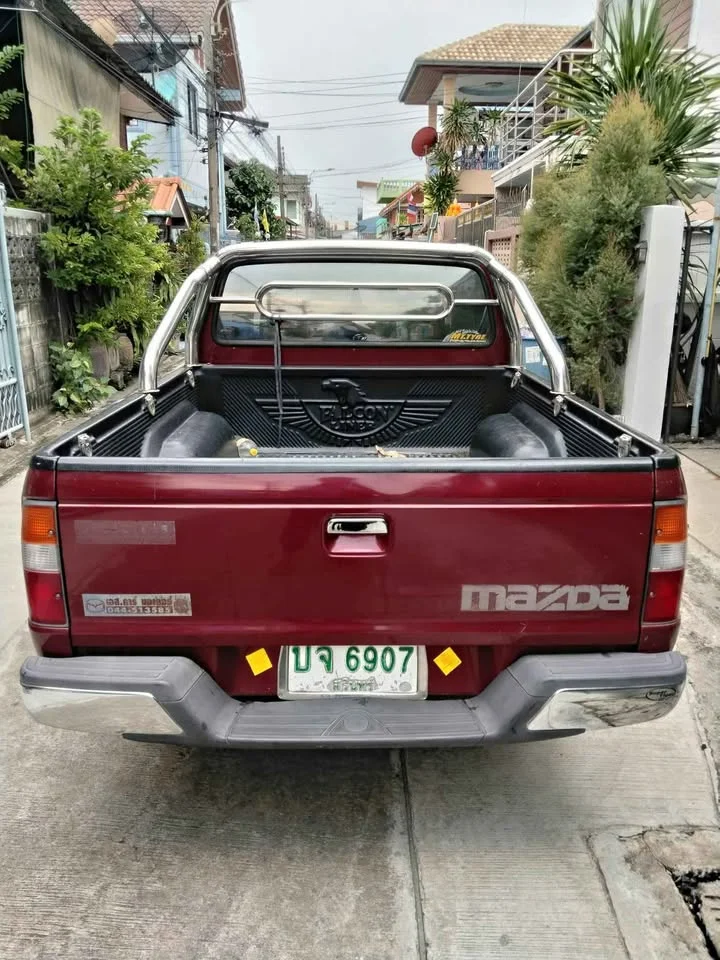 2000 Mazda 2500 Fighter V 3