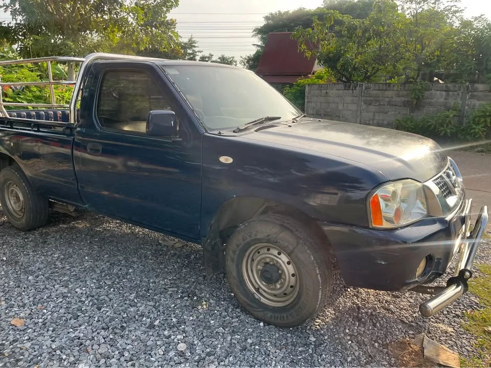 2005 Nissan Frontier I 3