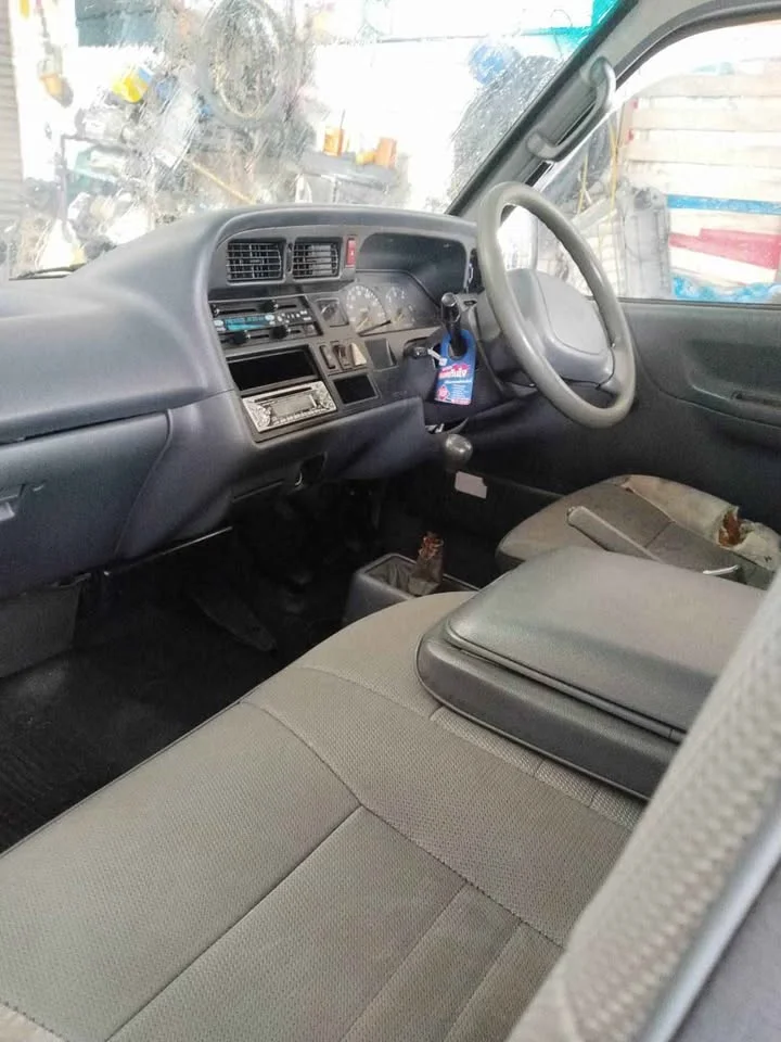 2004 Toyota Commuter IV (H100) 3