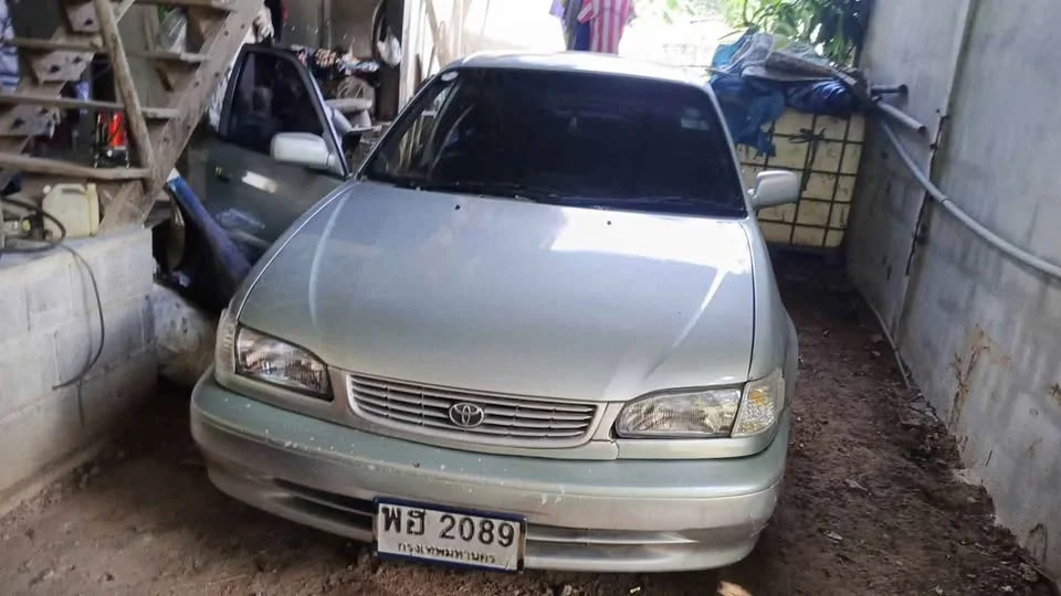 Toyota Corolla Altis VIII (E110) 3