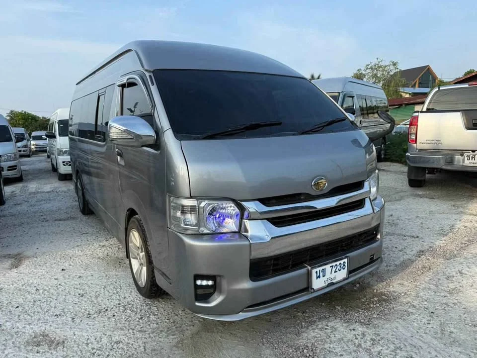 2009 Toyota Commuter V (H200) 3
