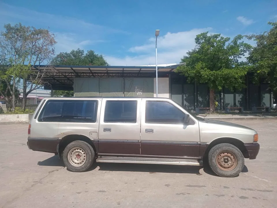 1994 Isuzu TFR III 2