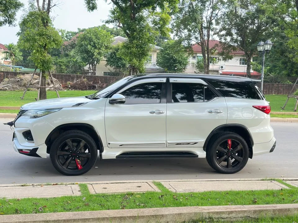 2016 Toyota Fortuner II 2