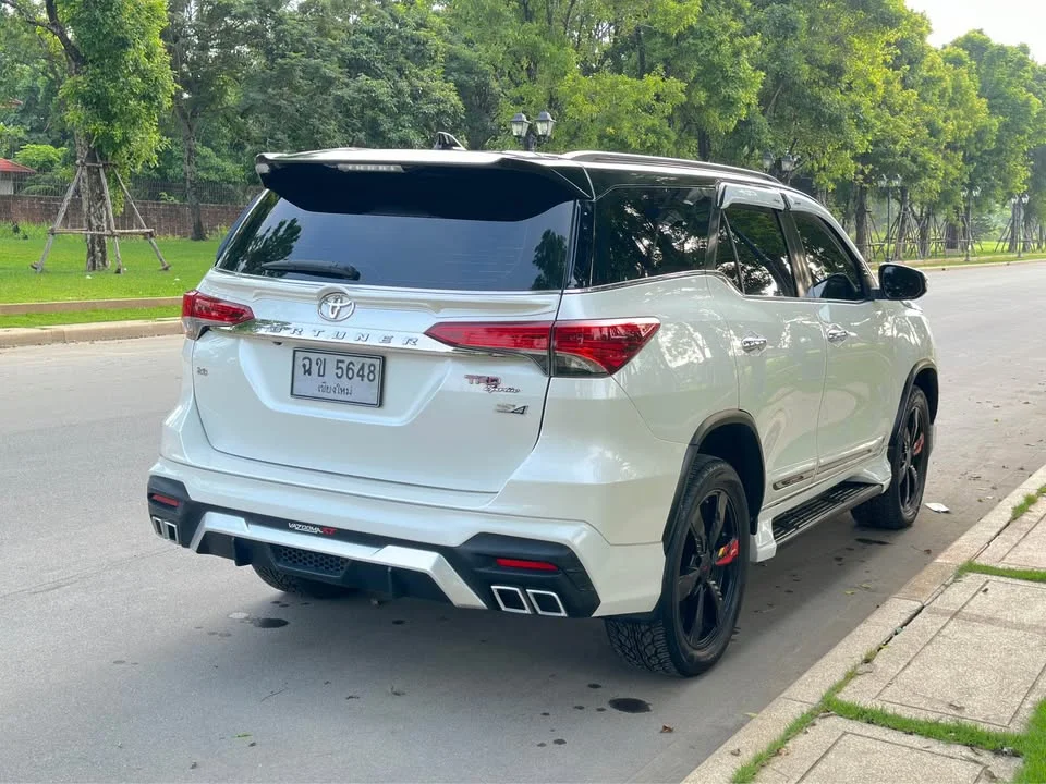 2016 Toyota Fortuner II 3