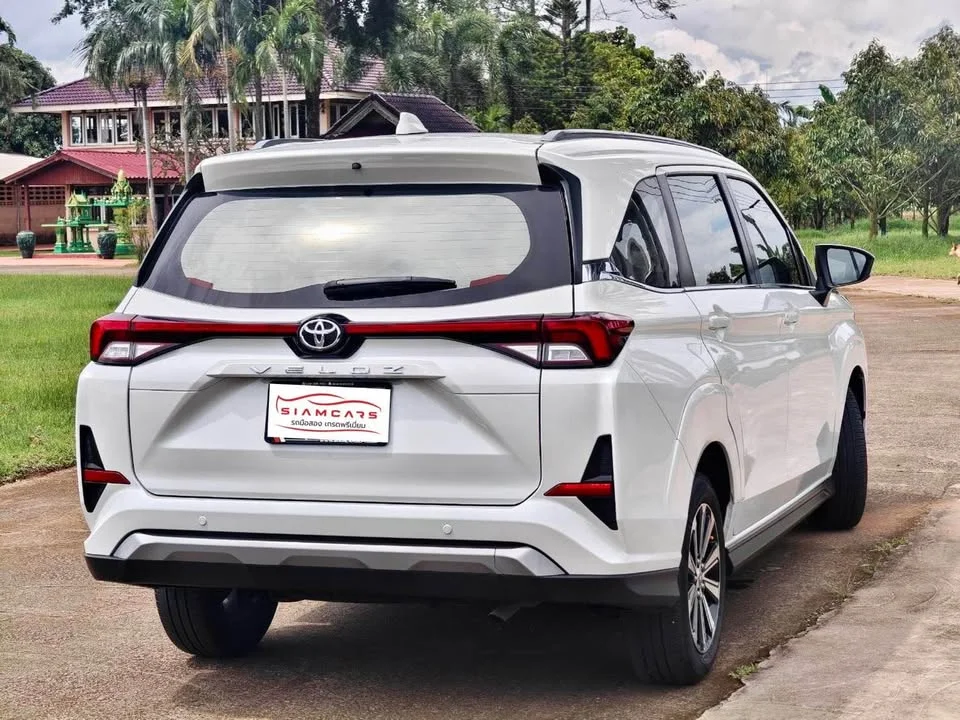 2023 Toyota Veloz III 2