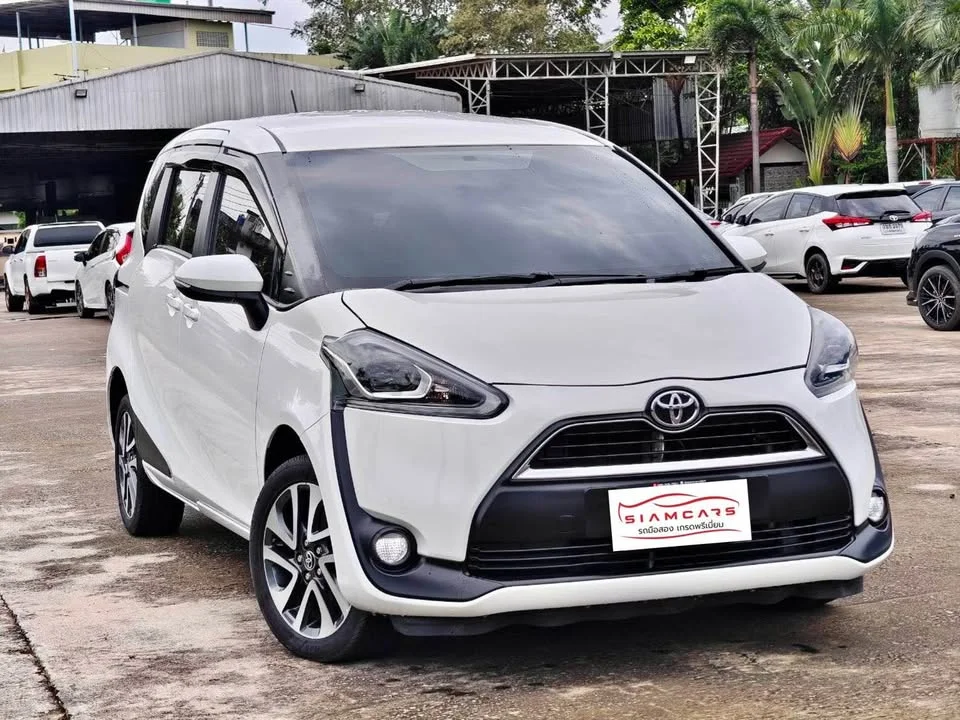 2017 Toyota Sienta II 2