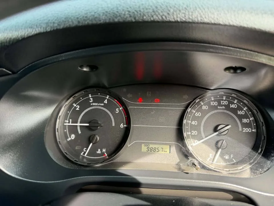 2019 Toyota Hilux VIII 2