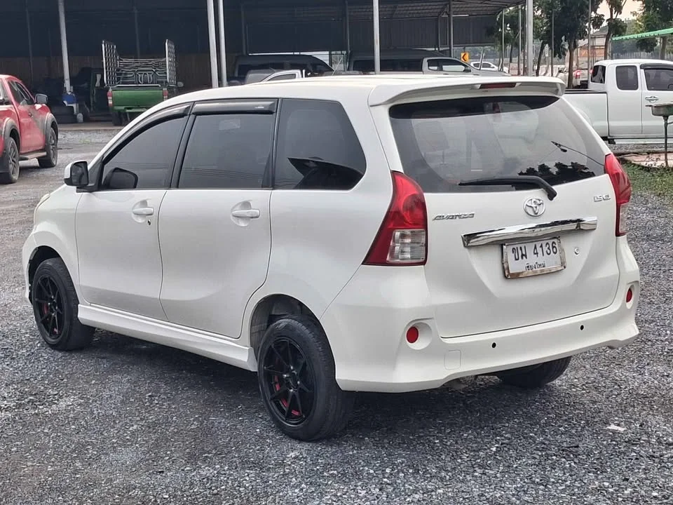 2013 Toyota Avanza II 3