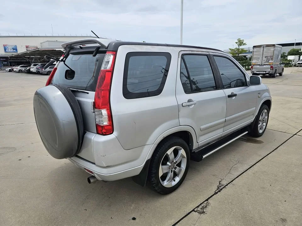 2002 Honda CR-V II 3