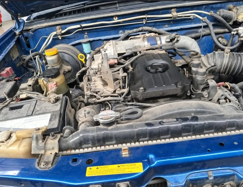 2002 Nissan Frontier I 3