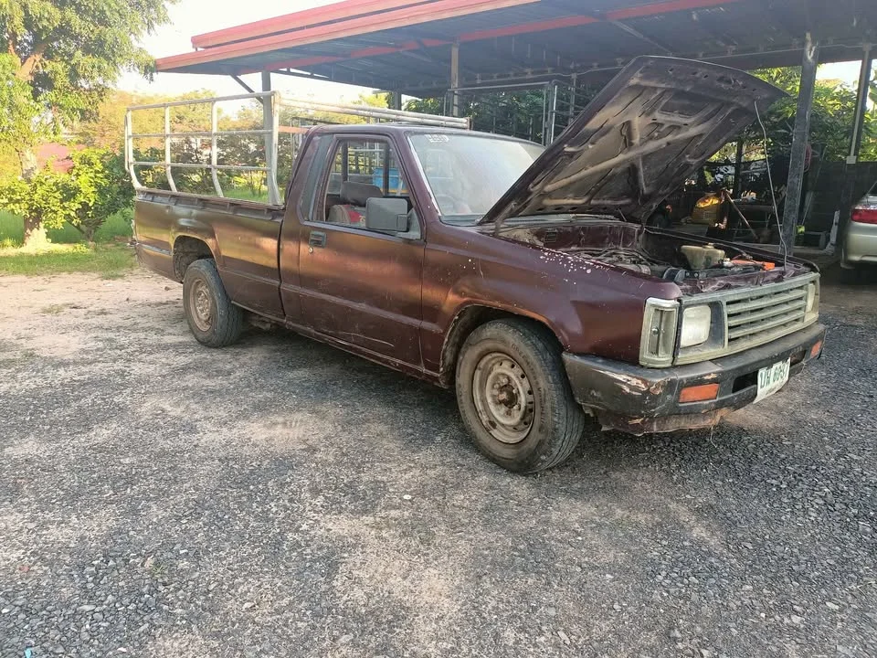 2000 Mitsubishi Triton II 3
